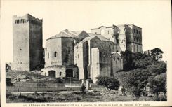 CPA Montmajour Abbaye Donjon ou tour de defense