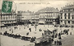 CPA Angers Place du Ralliement Publicite Cusenier Tramway