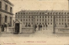 La POSTAL Militaria de la VENDIMIA acuartela podón de los cuarteles de Abbeville