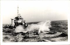 VINTAGE POSTCARD Warship US Destroyer 1943 1945