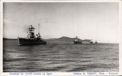 CPA Bateau de guerre Croiseur de 10 000 tonnes en ligne 