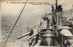 CPA Bateau de guerre Service en escadre navigation en ligne de file Un virage 