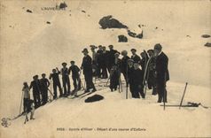 VINTAGE POSTCARD Winter sports Ski Departure of a race of children