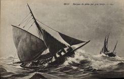 CPA Bateau Voilier Barques de peche par gros temps
