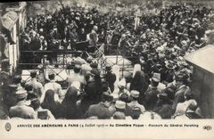 VINTAGE POSTCARD Militaria Arrivee of American has Paris July 4th, 1917 With the cemetery Picpus Discours of General Pershing