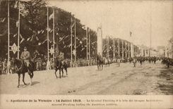 CPA Militaria Apotheose de la victoire 14 juillet 1919 Le general Pershing a la tete des troupes americaines