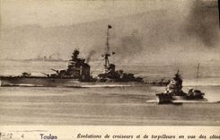 VINTAGE POSTCARD Boat War Toulon Evolutions of cruisers and destroyers for the dimensions