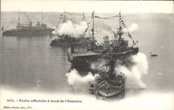 VINTAGE POSTCARD Bateau War Official visit has edge of the squadron
