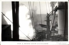 VINTAGE POSTCARD Bateau War Shooting has edge of an armor