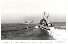 CPA Bateau Guerre Ligne de file arriere des torpilleurs 