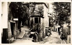 CPM Saint Paul Une rue du Village