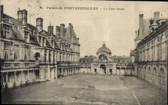 VINTAGE POSTCARD Palate De Fontainebleau Oval Court