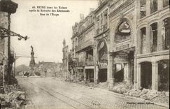 CPA Reims dans les ruines apres la retraite des Allemands Rue de l'etape Militaria Brasserie 
