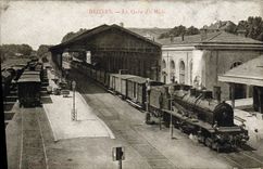 VINTAGE POSTCARD Train Beziers Engine Train station of the South