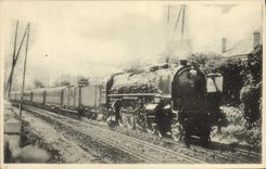 CPA Train Locomotive Region de l'Ouest Le rapide Cherbourg Paris dans la banlieue de Paris 