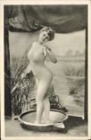 CPA Nu erotique Femme Le tub
