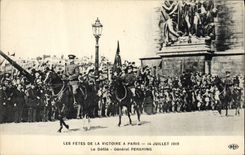 CPA Militaria Fetes de la Victoire 14 juillet 1919 Le defile General Pershing