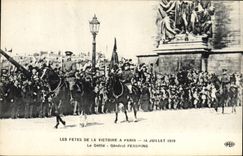 CPA Militaria Fetes de la Victoire 14 juillet 1919 Le defile General Pershing