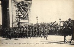 CPA Militaria Fetes de la Victoire 14 juillet 1919 les americains