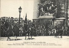 CPA Militaria Fetes de la Victoire 14 juillet 1919 le general Pershing vient de passer sous l'Arc de Triomphe 