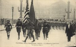 CPA Militaria Funerailles du Marechal Foch La delegation americaine 