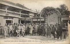 CPA Militaria Cantine des deux drapeaux pour les permissionnaires Croix Rouge americaine Un des pavillons de vente 