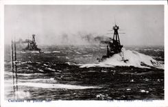 CPA Bateau Guerre Cuirasses en pleine mer