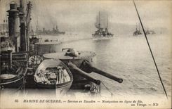 CPA Bateau Guerre Service en escadre Navigation en ligne de file