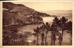 VINTAGE POSTCARD the Gold Cornice Points galere seen collar of Esquillon with far Cannes