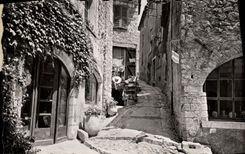 CPM Saint Paul de Vence Montee de l'eglise 