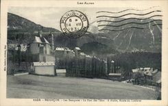 CPA Briancon Les Remparts le Fort des Tetes A droite Route de Lautaret
