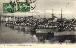 CPA Bateau Guerre Toulon Torpilleurs au petit rang 