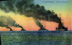VINTAGE POSTCARD Boat Villefranche War Ravelled of the squadron