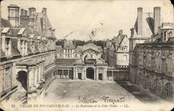 CPA Palais de Fontainebleau Le Baptistere et la Cour ovale