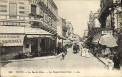 CPA Biere Vichy la rue de Nimes La Brasserie Gambrinus Tailleur