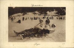 Trineos largos del esquí de los deportes de invierno de la POSTAL de la VENDIMIA