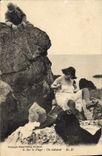 VINTAGE POSTCARD Naked erotic Woman On the beach indiscreet