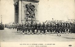 CPA Militaria Fetes de la Victoire 14 juillet 1919 Le defile Marins americains