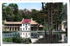 POSTAL MODERNA Versalles Hamlet de Trianon la casa de la reina y del molino