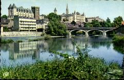 CPM Pau Le Chateau et le Gave