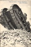 CPA Militaria Tank Char de combat Passage dangereux gare a la culbute