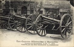 CPA Militaria Canons allemands a Marseille Victoire de Champagne Trophees de nos glorieux defenseurs