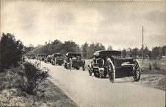 Batería de Militaria de la POSTAL de la VENDIMIA del tractee 75 por orugas del coche