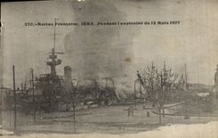 CPA Bateau Guerre Iena pendant l'explosion de 12 mars 1907