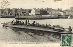 VINTAGE POSTCARD Boat Cherbourg War Against destroyer entering the port