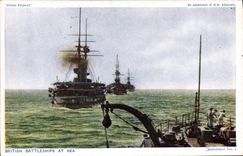 CPA Bateau Guerre British battleships at sea
