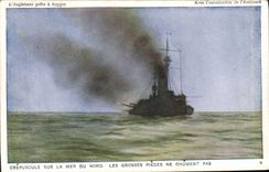 CPA Bateau Guerre Crepuscule sur la mer du Nord Les grosses pieces ne choment pas 