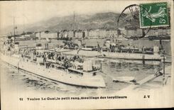 VINTAGE POSTCARD Boat Toulon War the quay the small row damping of the destroyers