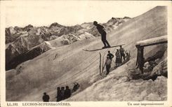 CPA Sports d'hiver Ski Luchon Superbagneres Un saut impressionant