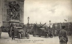 Los festivales del tanque de Militaria de la POSTAL de la VENDIMIA Victoire del 14 de julio de 1919 el coche machine-guns